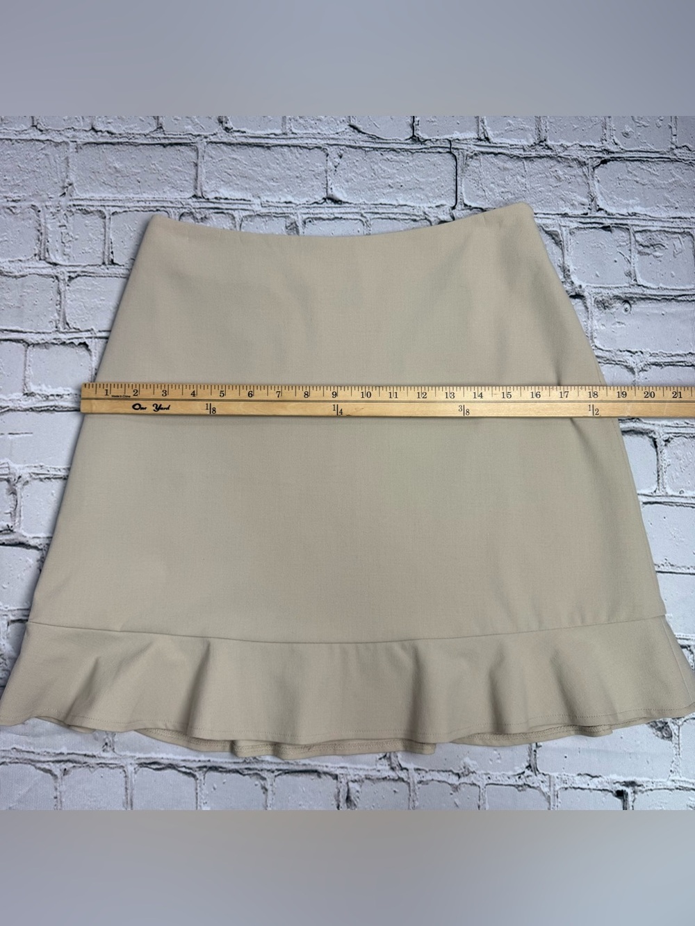 Vintage Y2K The Limited Khaki Cream Ruffle Hem Stretchy Mini Skirt Size 6 - Picture 6 of 8